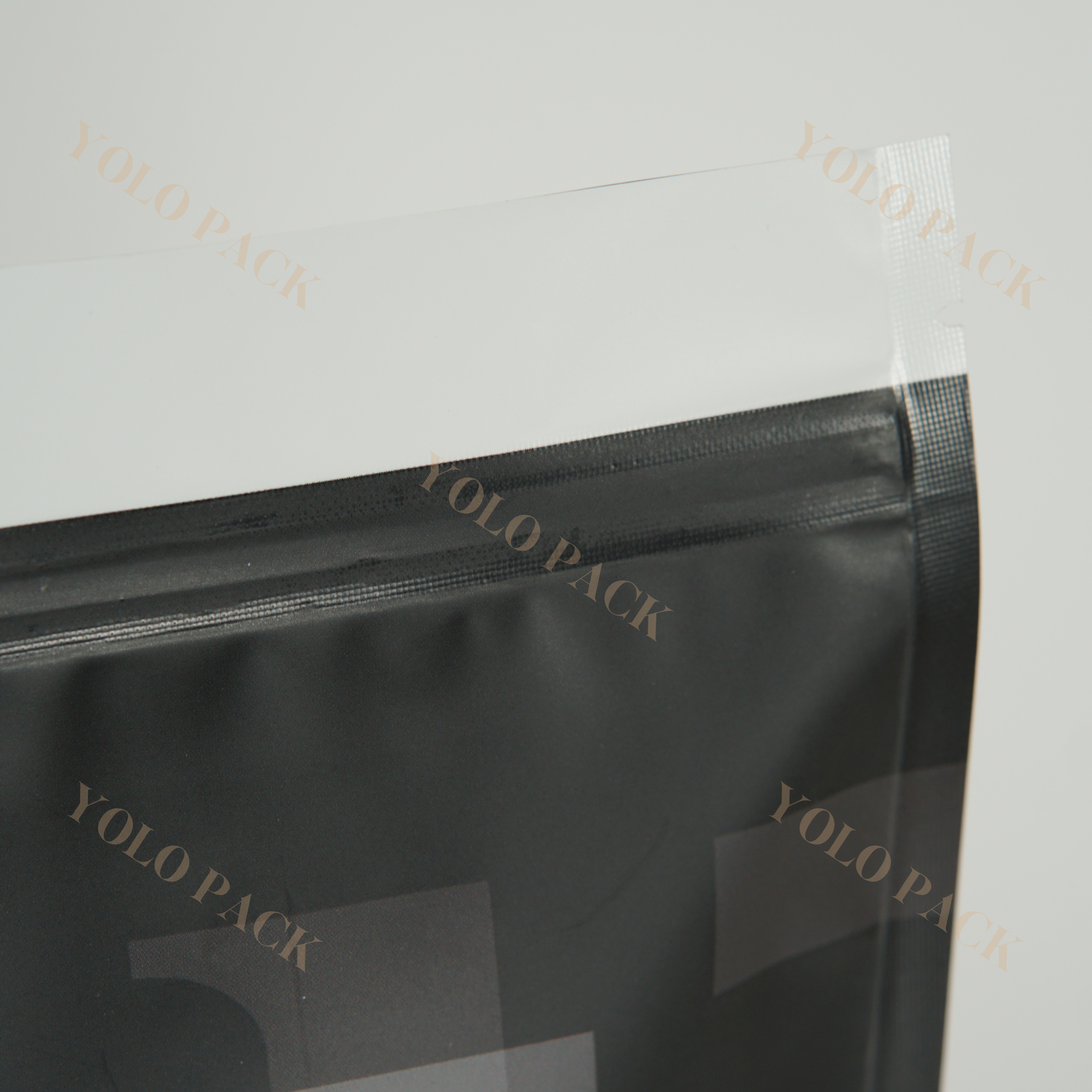 Elegant Matte Pouch Black And White Stand-Up Pouch High-Barrier Packaging for Dog & Cat Food Premium Pet Food Bag Resealable Doypack Bag