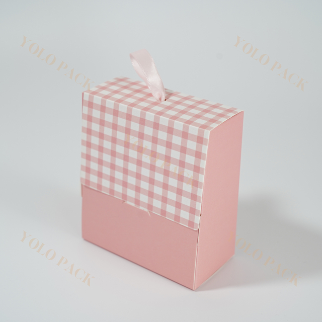 OEM Pink Small Portable Rectangular Paper Gift Box With Handle Wedding Party Present Lipstick Candy Packaging Paper Box For Party