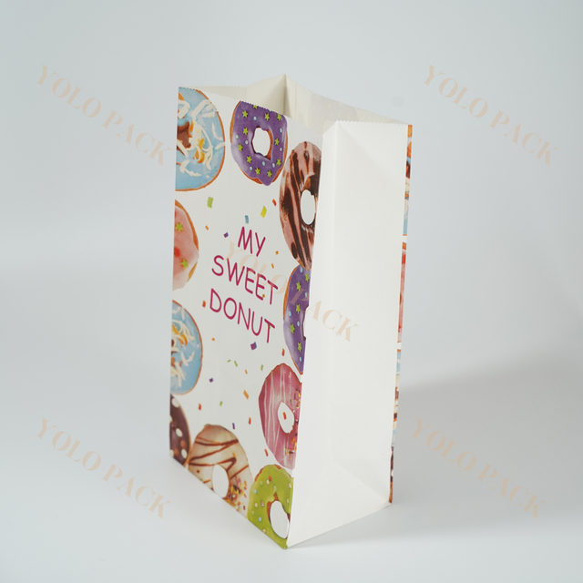 Customizable White Kraft Paper Bag Food Grade Colorful Printed Cartoon Pattern Birthday Gift Snack Cookie Packaging Square Bottom Paper Bag