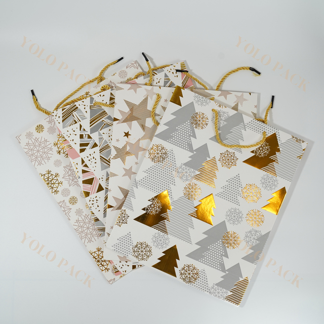 OEM Golden Foiling Printing Gift Paper Bags With Handles Jewelry Shopping Christmas Birthday Weeding Party Decoration Packaging Bag